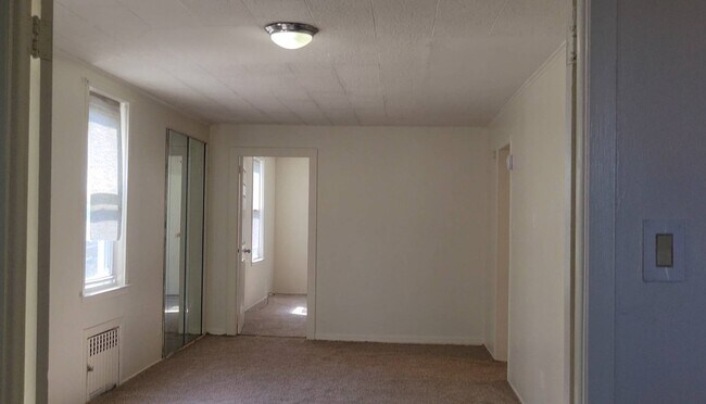 Building Photo - 87 123rd St