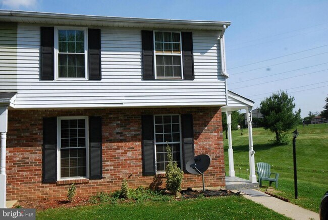 Building Photo - 443 Heather Ridge Dr