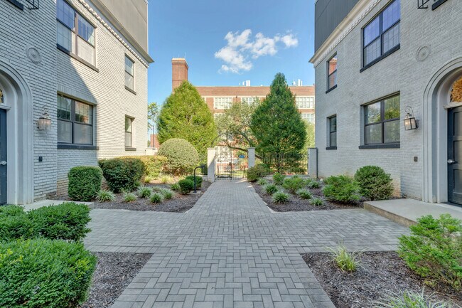 Building Photo - 16 17th St NE