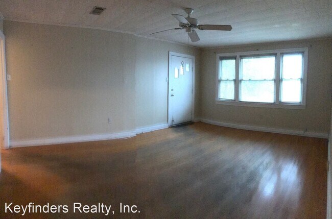 Building Photo - 3 br, 1 bath House - 524 8th St.