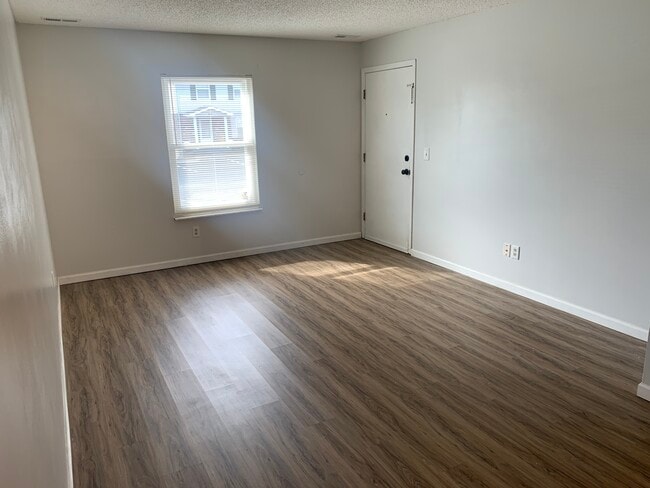 Foto del edificio - 822 Highland Hill Ct