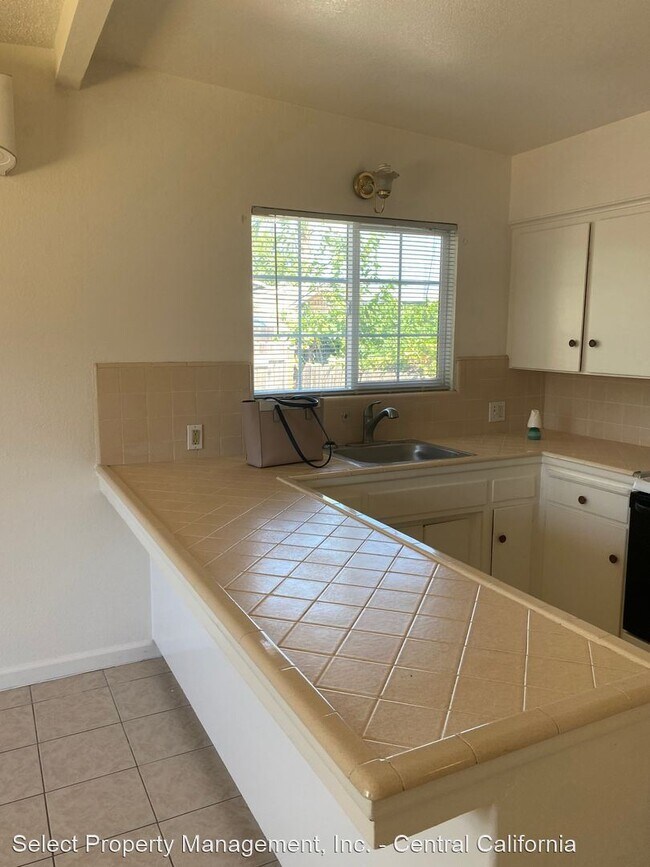 Foto del edificio - 1 br, 1 bath House - 47 West K St