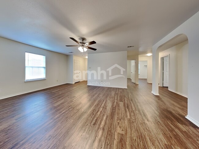 Foto del edificio - 1922 Cross Oaks Dr