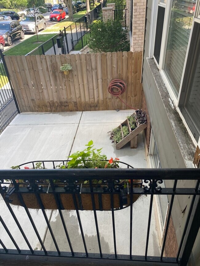 Foto del edificio - 2241 N Rockwell St