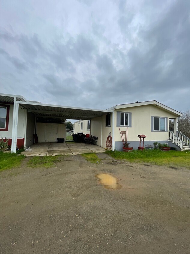 Primary Photo - 1690 4th Ave