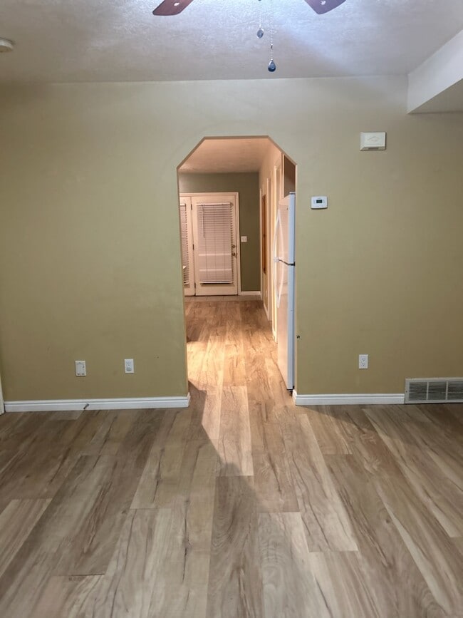 Building Photo - 218 W 1458 S