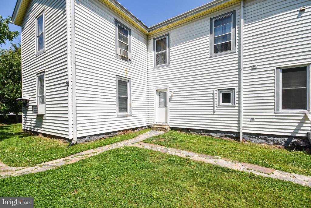 Primary Photo - 9305 West St