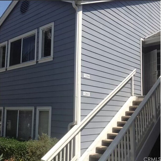 Building Photo - 12866 Sycamore Village Dr