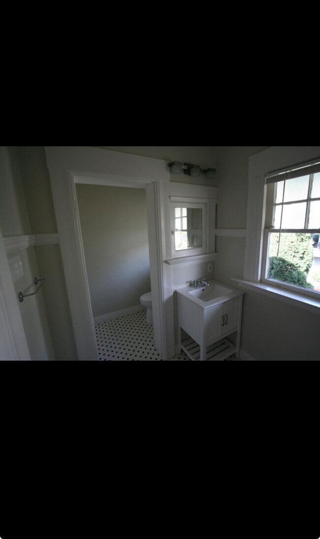 Foto del edificio - 353 Bellevue Ave