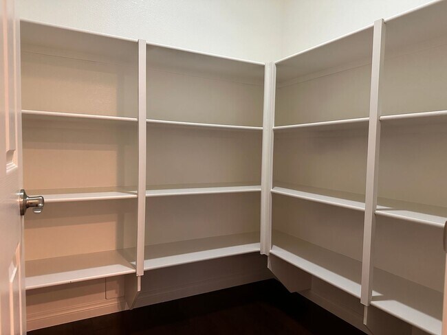 Building Photo - SUMMERLIN WEST** GATED COMMUNITY**12320 Ki...