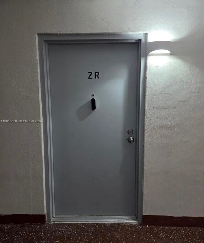 Foto del edificio - 14830 Naranja Lakes Blvd