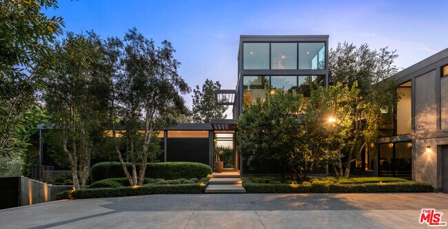 Foto del edificio - 9321 Cherokee Ln