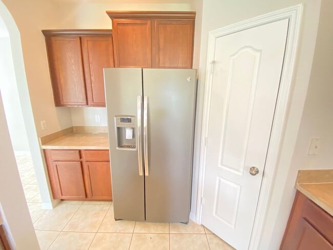Building Photo - Gated Community!  Carter Glen Community 3/...