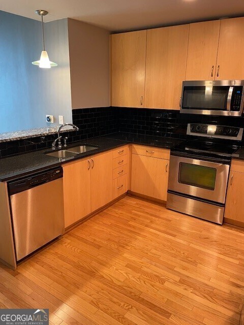 Foto del edificio - 860 Peachtree St NE