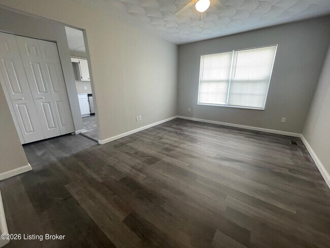 Foto del edificio - 430 Joy Ave