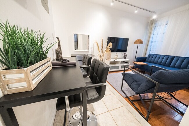 Foto del edificio - 317 E 75th St