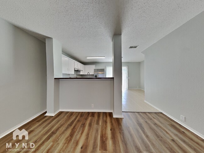 Foto del edificio - 3117 Stonewall Ln