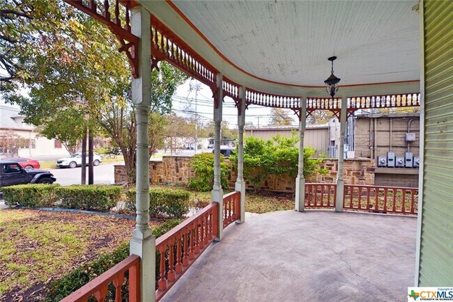 Foto del edificio - 137 N Sycamore Ave