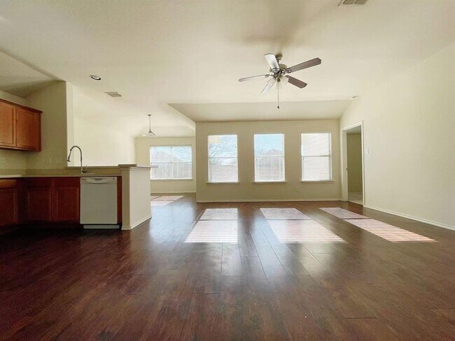 Foto del edificio - 103 Robin Ln