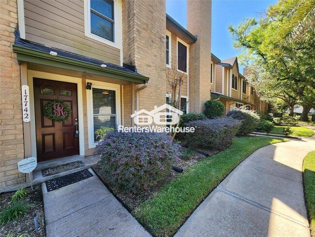 Foto del edificio - 17742 Kings Park Ln