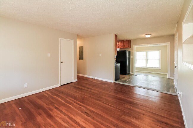 Building Photo - 6654 Lamar Hutcheson Pkwy