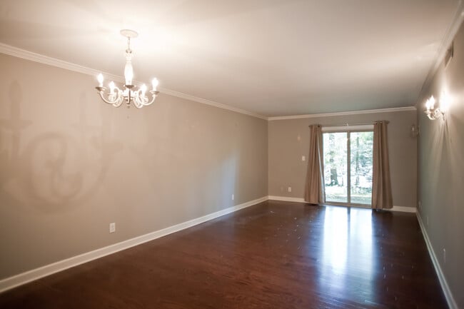 Building Photo - Two Bedroom Condo at The Retreat