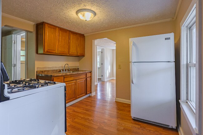 Foto del edificio - 6198 Hillford Ave NE