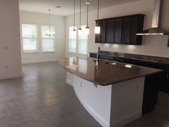 Building Photo - 6 bedroom/6 bath Dr. Phillips Home