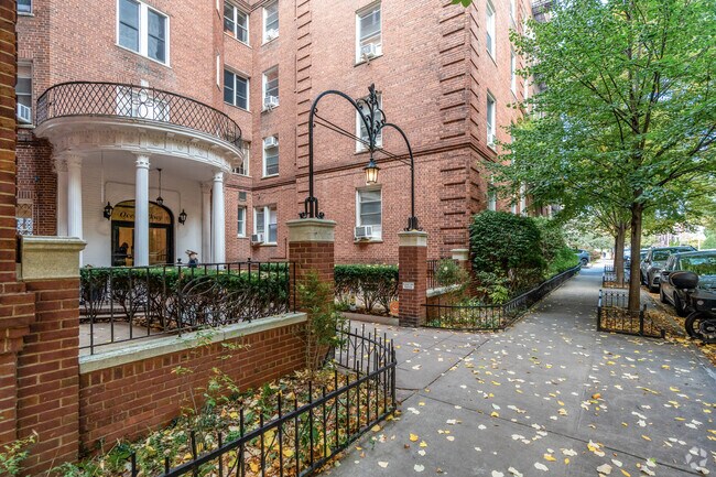 Foto del edificio - 82 E 7th St