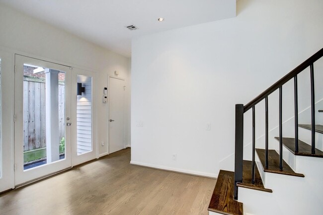 Building Photo - 1417 Harold St