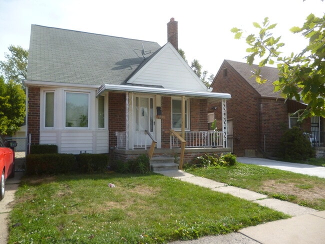 Building Photo - Detached Garage- 2 bathrooms - Section 8 A...