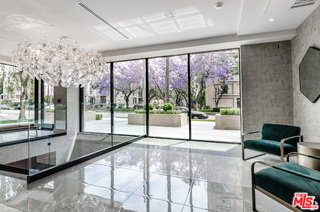 Foto del edificio - 105 S Doheny Dr