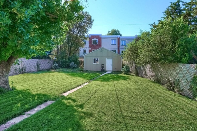 Building Photo - 4 Bedroom single family home in Denver
