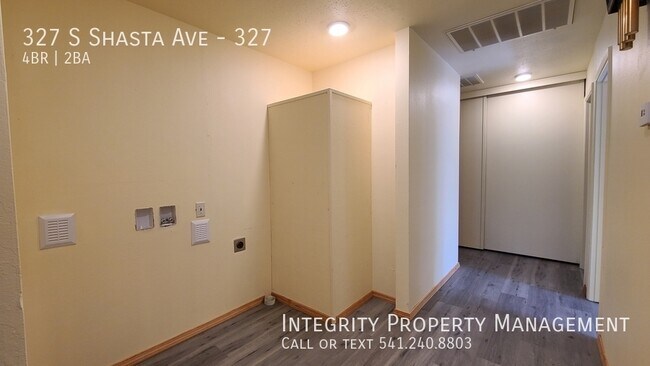 Foto del edificio - 327 S Shasta Ave