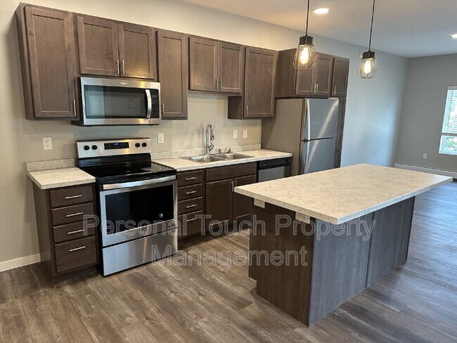 Foto del edificio - 600 8th St S