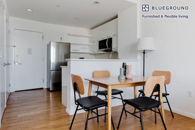 Foto del edificio - 635 W 42nd St