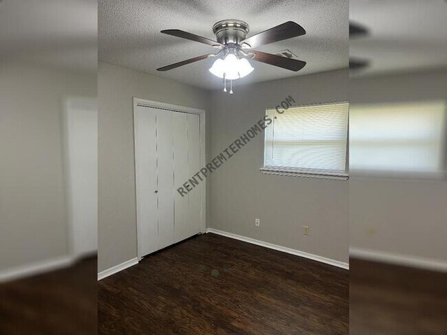 Foto del edificio - 2437 NW 112th St