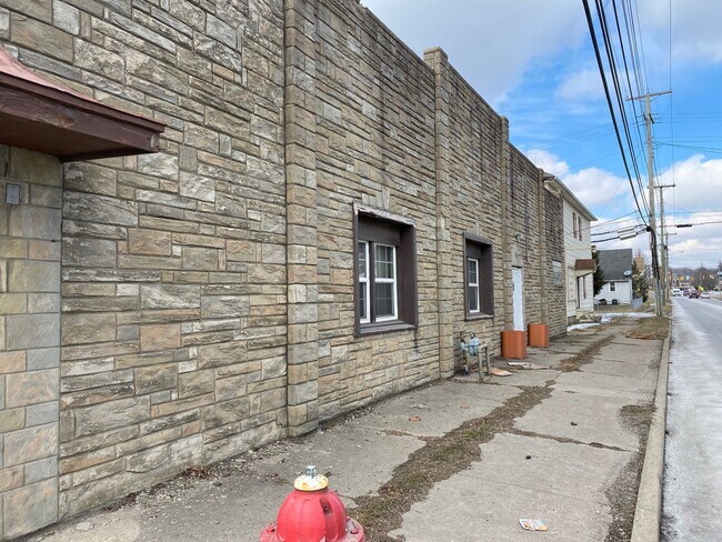 Foto del edificio - 225 S Ewing St