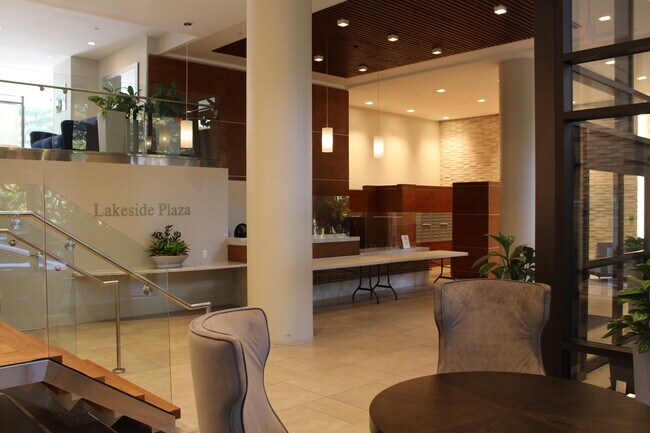 Vestíbulo - 3800 Powell Ln