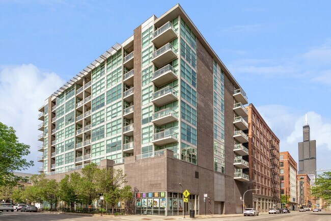 Building Photo - 225 S Sangamon St