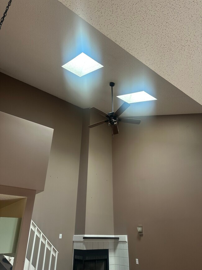 Foto del edificio - 5080 Heathglen Cir