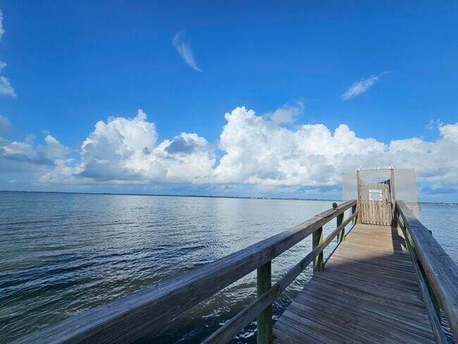 Foto del edificio - 3233 Sea Oats Cir