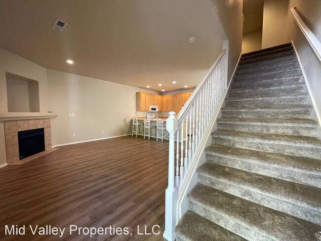 Building Photo - 3 br, 2.5 bath House - 3176 NW Foxtail Place
