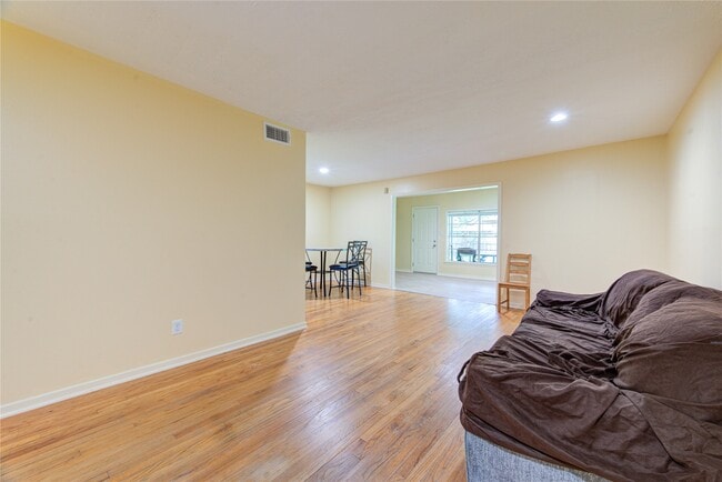 Building Photo - 4046 Woodfin St