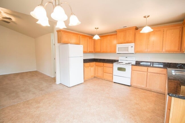 Building Photo - 2513 Corona Ave