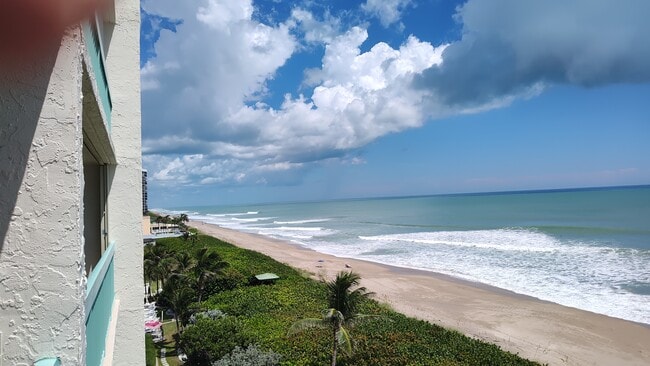 Building Photo - 9940 S Ocean Dr