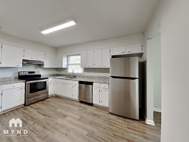 Building Photo - 170 Chesterfield Ct SW