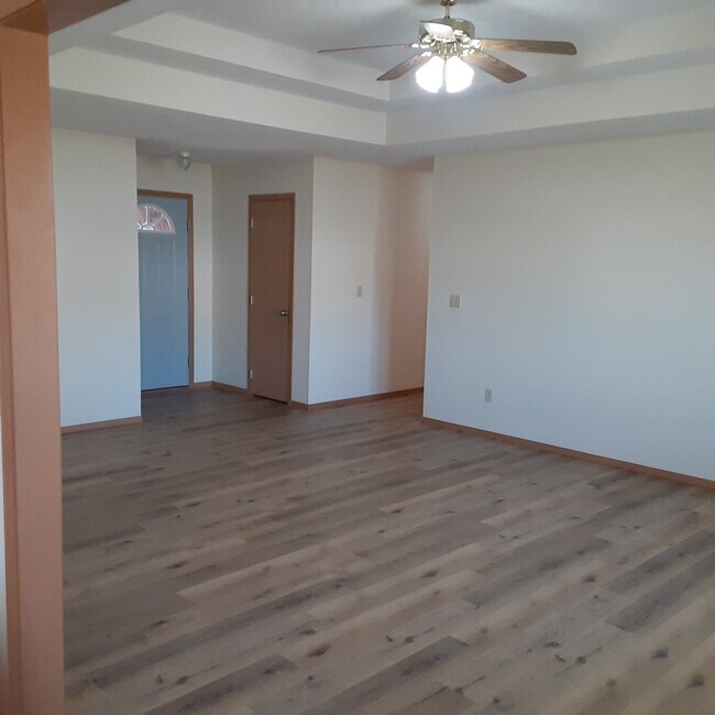 Building Photo - 236 N Foster Ave