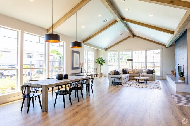 Casa club - St Helens Place Apartment Homes