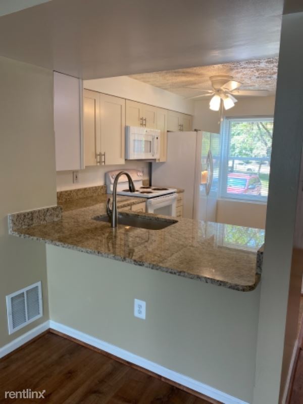 Building Photo - 2 br, 2 bath Townhome - 8523 Chippewa Court